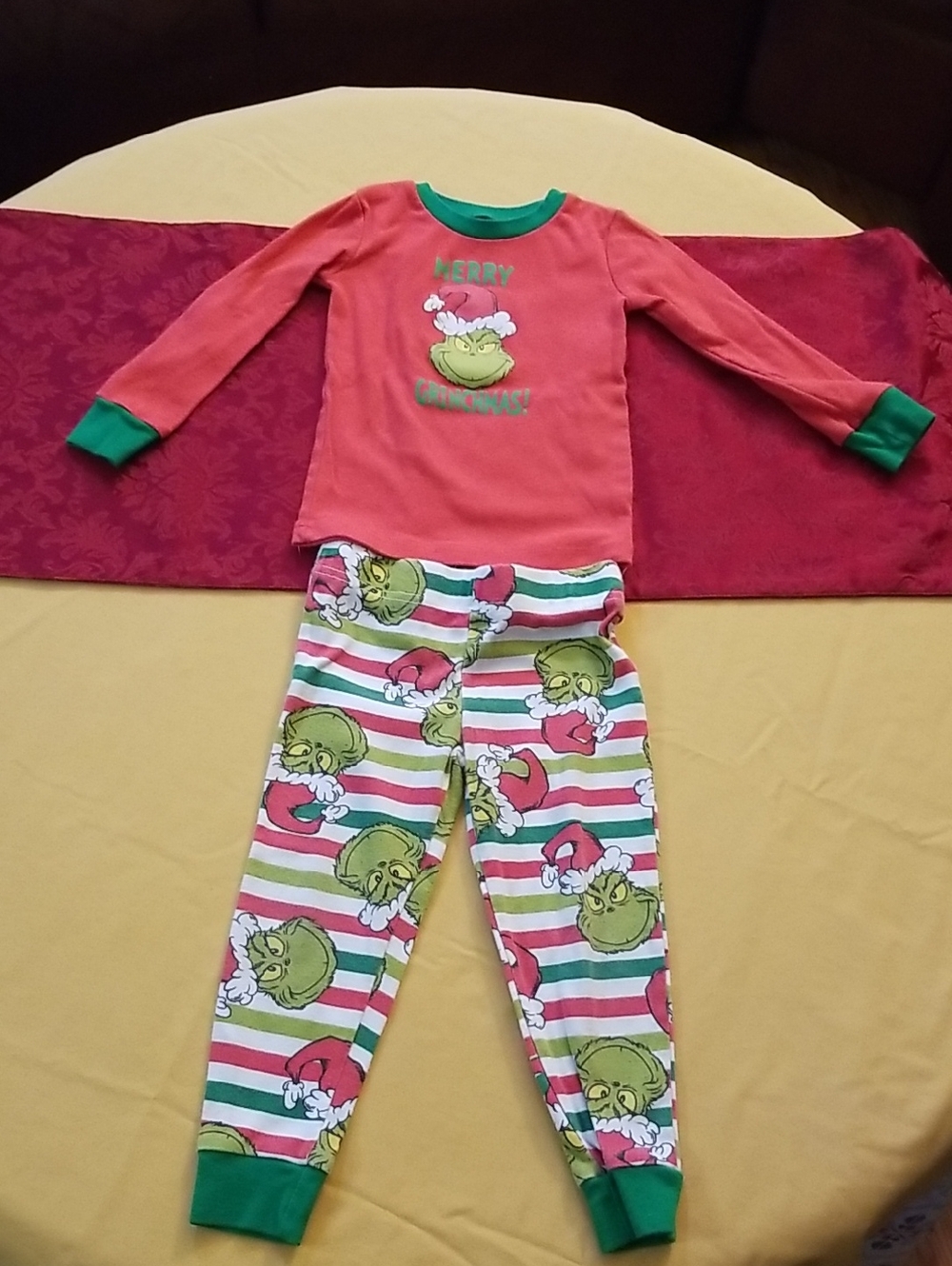 ❣5 for $25 Sale❣ Dr. Seuss  Grinch Kids Holiday Pajama Set - Size 3T - Picture 3 of 4